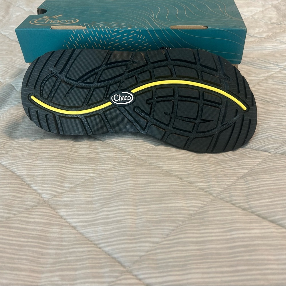 New with tags and box - Picture 2 of 3